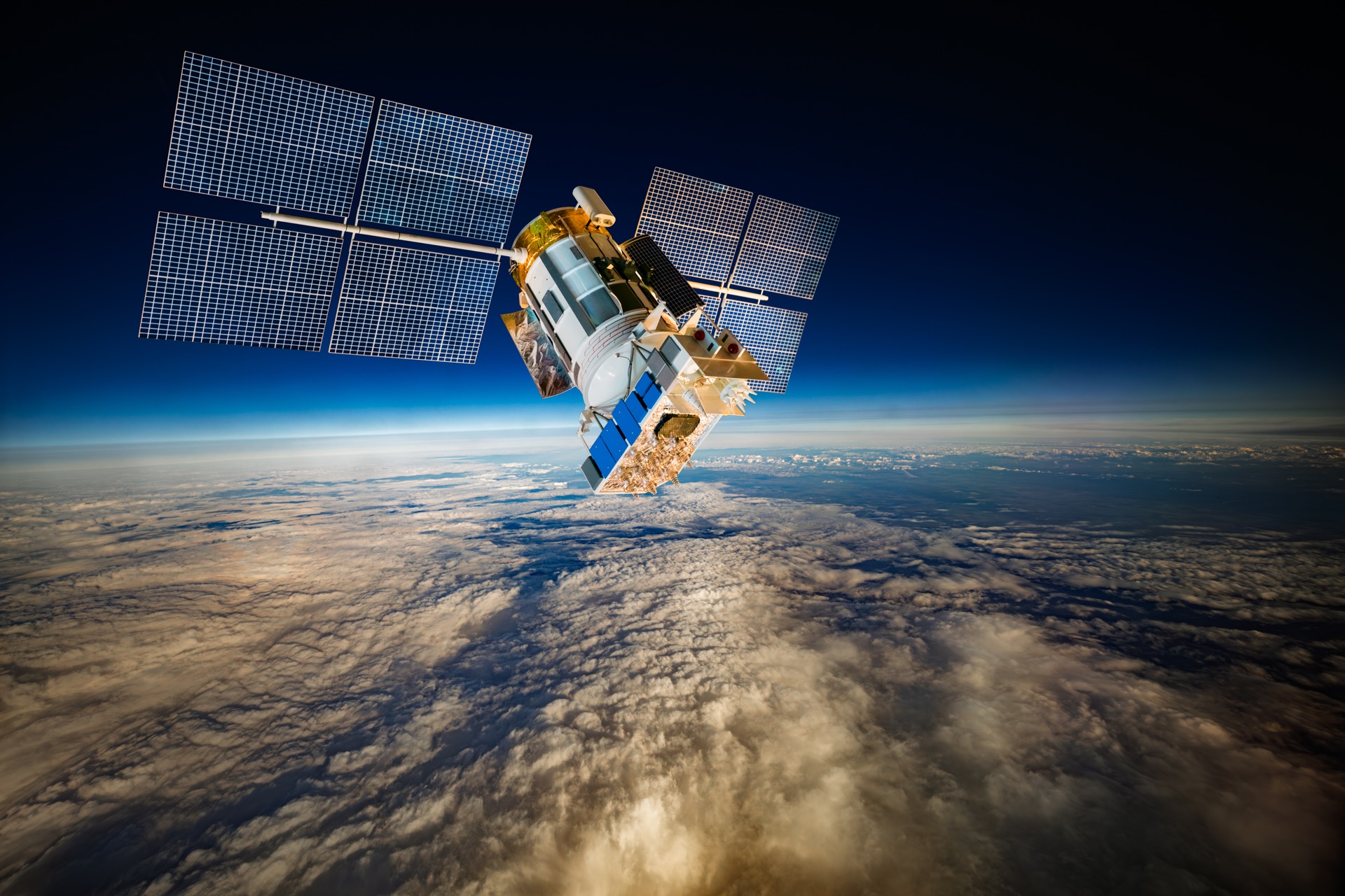LEO satellite connectivity above Earth